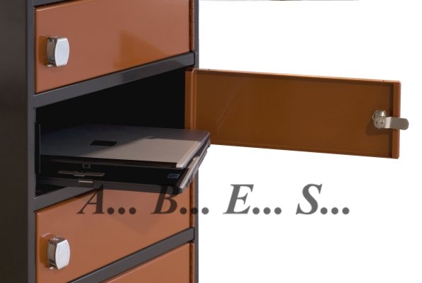 Szafa do przechowywania laptop�w